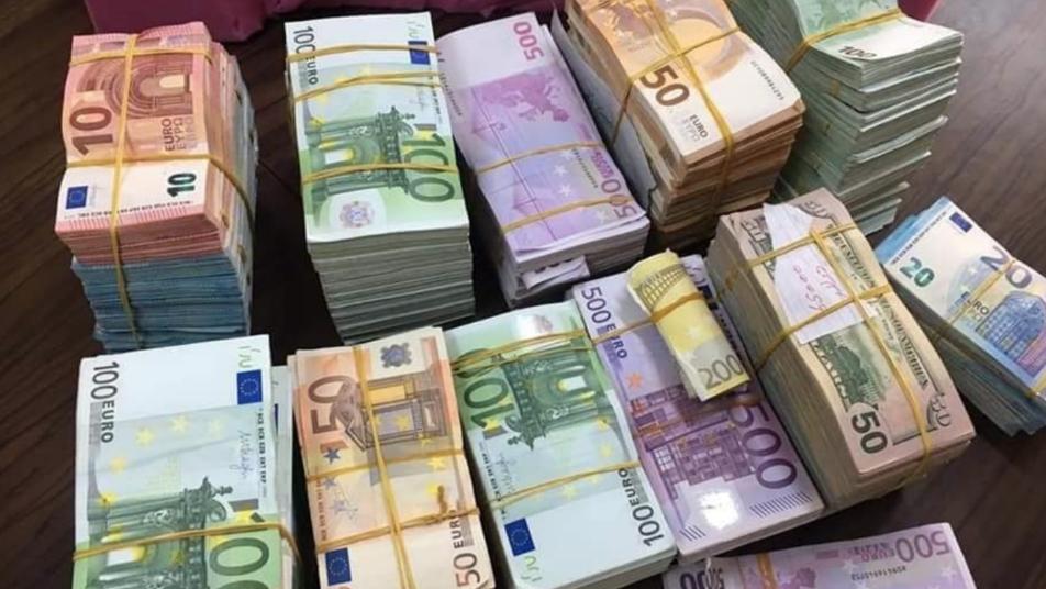 صورة العملة الأوروبية الموحدة تتراجع مع افتتاح الجلسات اليوم